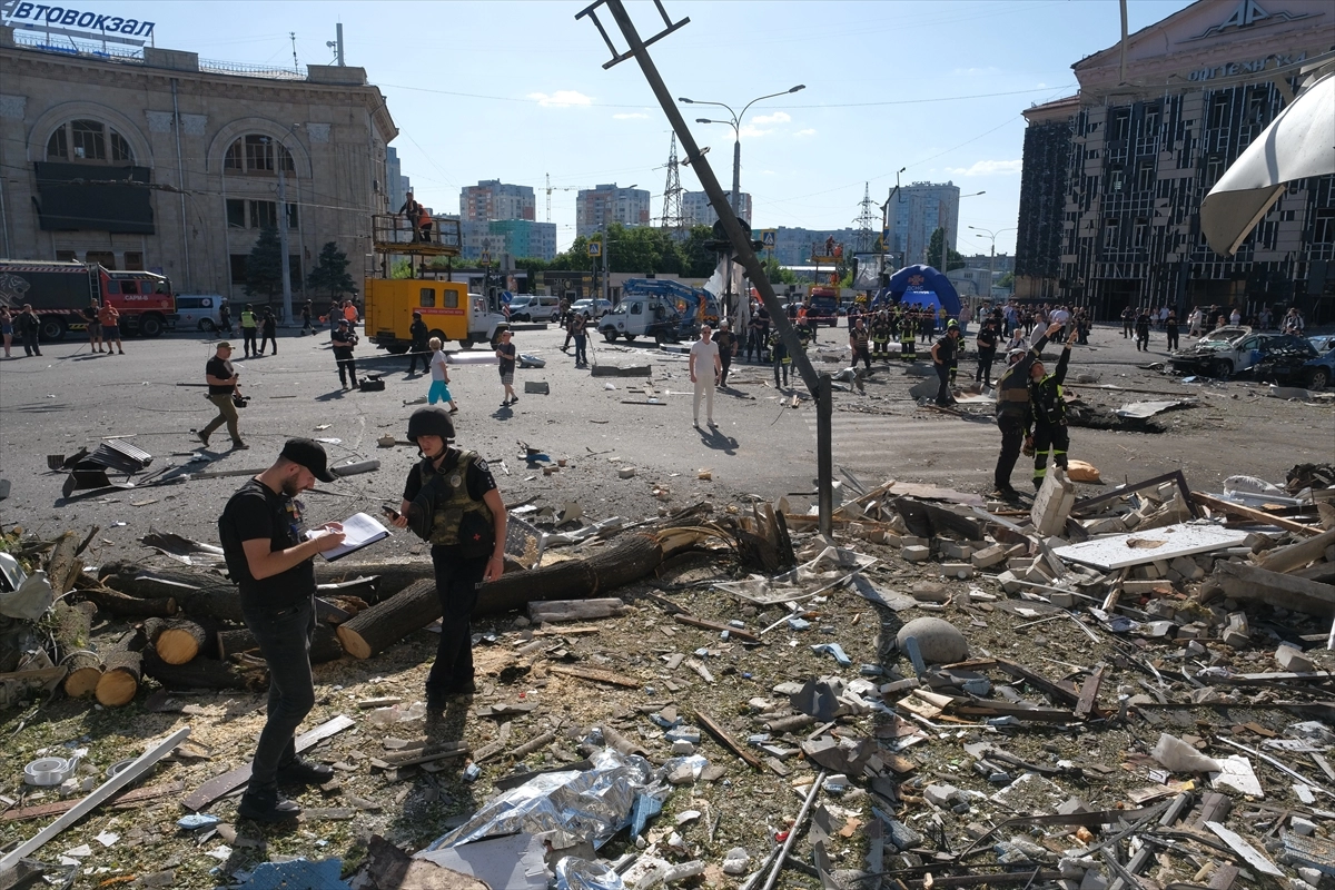 Ukrajina: Troje ubijenih i 19 ranjenih i ruskom napadu navodećim projektilom na Harkov